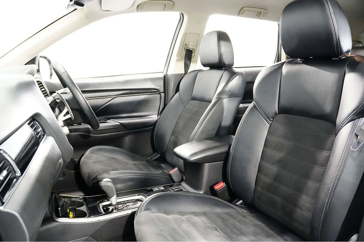 2020 Mitsubishi Outlander LS ZL