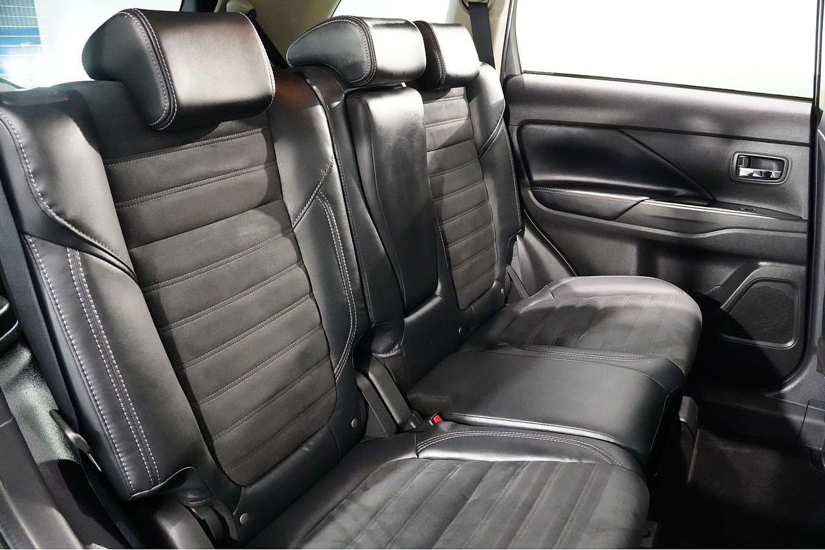 2020 Mitsubishi Outlander LS ZL