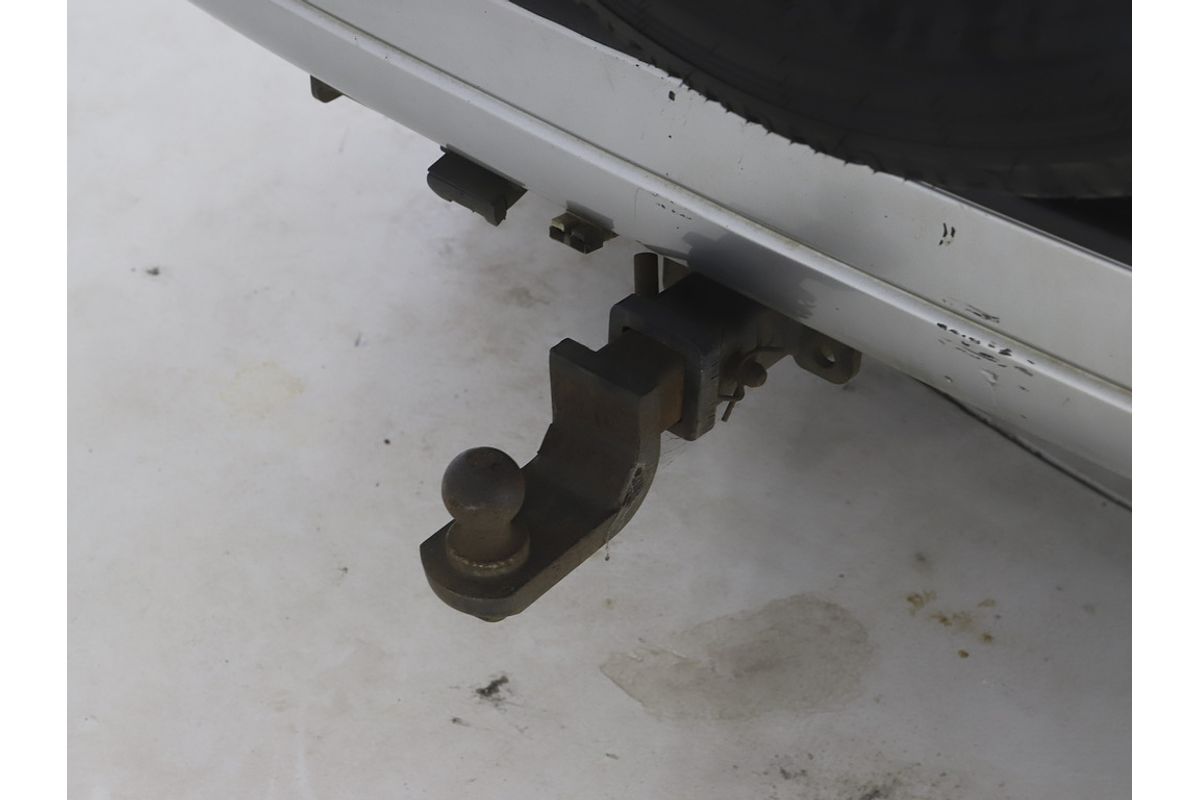 Prado GXL 4.0L Petrol Manual Wagon 4233840 002