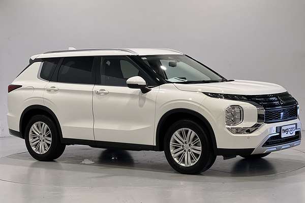 2024 Mitsubishi Outlander LS ZM