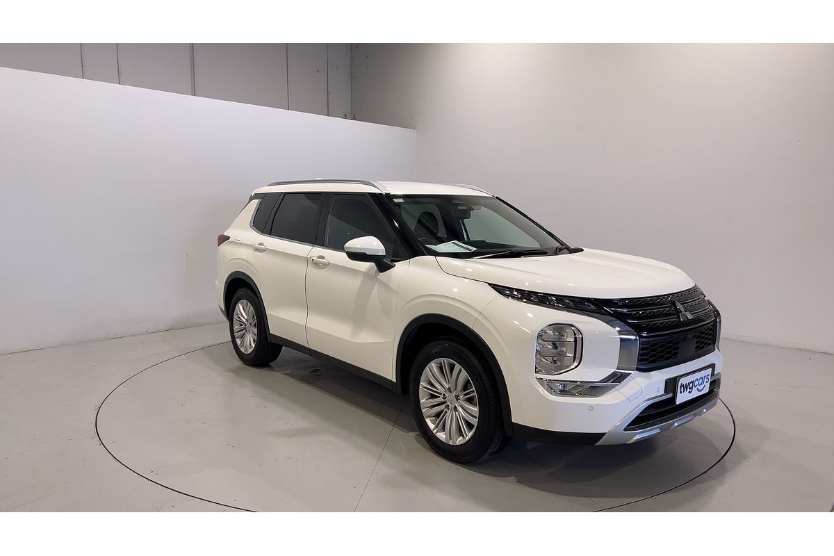 2024 Mitsubishi Outlander LS ZM