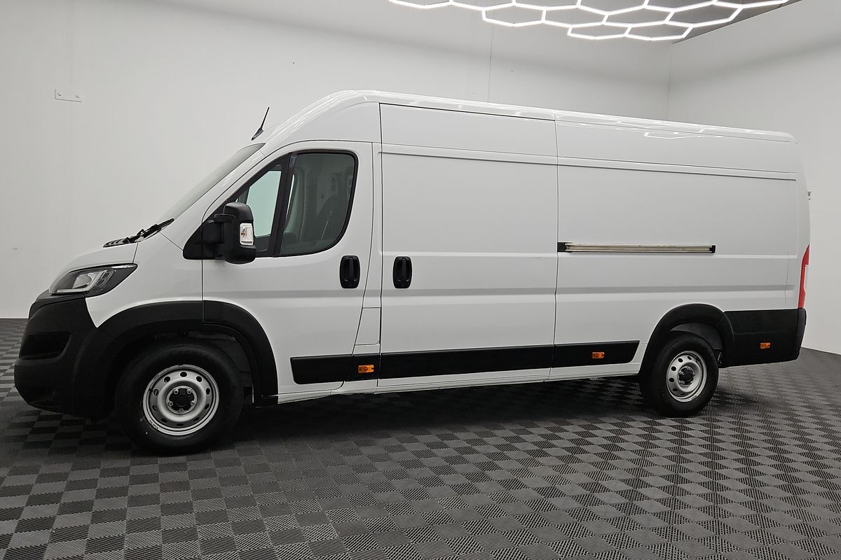 2023 Fiat Ducato Series 8 ELWB Mid Roof