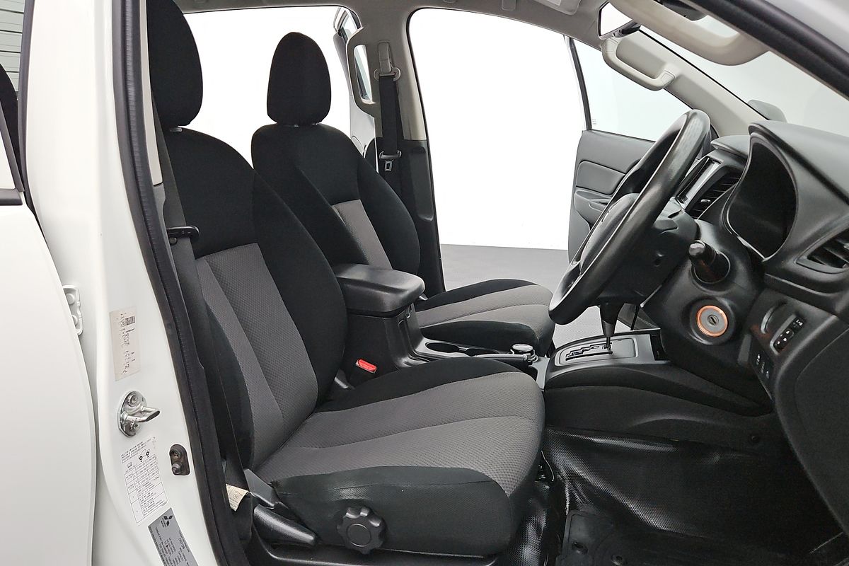 2022 Mitsubishi Triton GLX MR 4X4