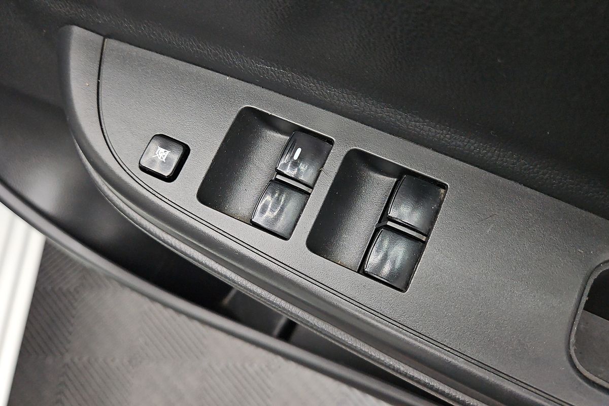 2022 Mitsubishi Triton GLX MR 4X4