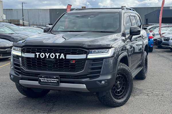 2025 Toyota Landcruiser GR Sport FJA300R
