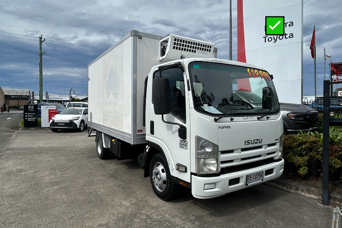 2014 Isuzu N Series NPR 300  MWB
