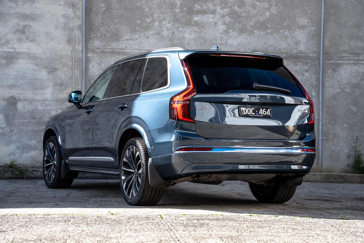 2025 Volvo XC90 Ultra B5 Bright