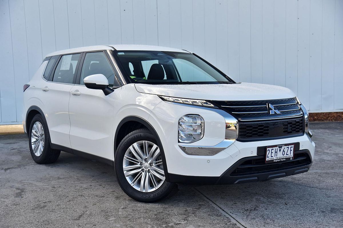 2023 Mitsubishi Outlander ES ZM