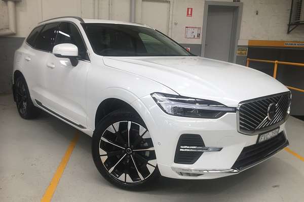 2025 Volvo XC60 Plus B5 Bright