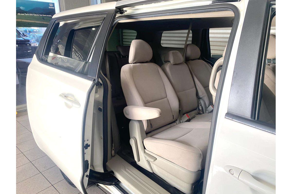 CARNIVAL YP PE MY19 S 3.3L V6 MULTI POINT F/INJ 8 SP AUTOMATIC 4D WAGON 