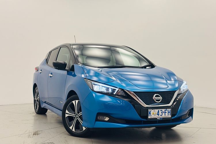 2022 Nissan LEAF ZE1