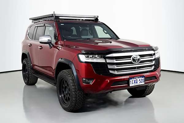 2022 Toyota Landcruiser Sahara FJA300R