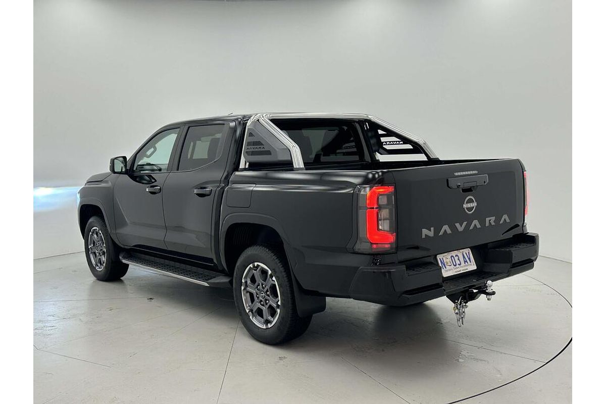 Nissan NAVARA 4X4 2.4 DSL AUTO DC ST-X