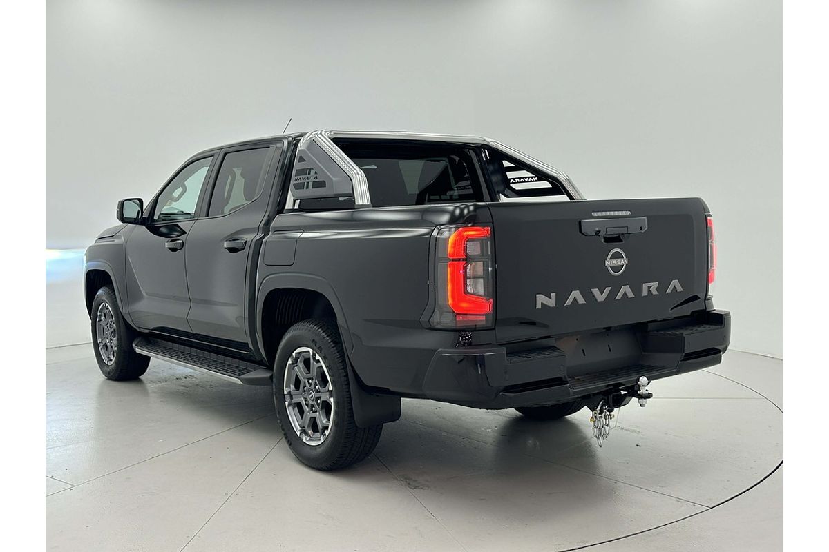 Nissan NAVARA 4X4 2.4 DSL AUTO DC ST-X