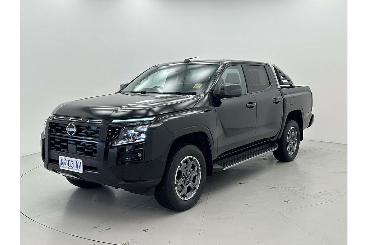 Nissan NAVARA 4X4 2.4 DSL AUTO DC ST-X