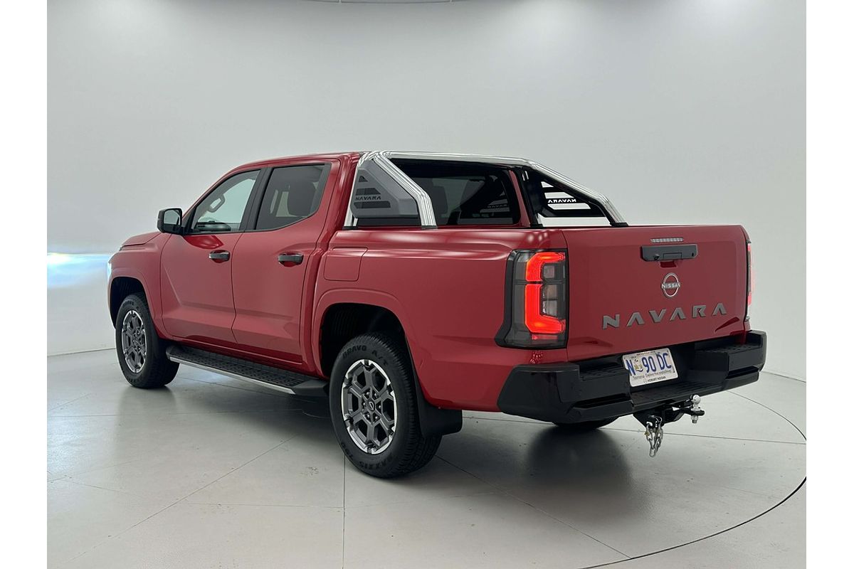 Nissan NAVARA 4X4 2.4 DSL AUTO DC ST-X