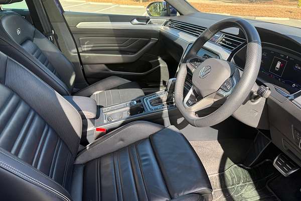 2022 Volkswagen Passat 206TSI R-Line B8 thumb-9