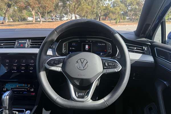 2022 Volkswagen Passat 206TSI R-Line B8 thumb-12