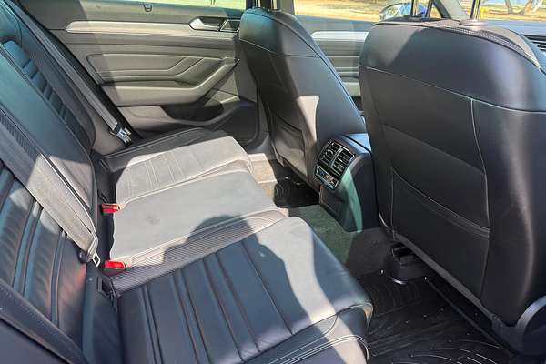 2022 Volkswagen Passat 206TSI R-Line B8 thumb-15