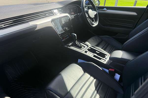 2022 Volkswagen Passat 206TSI R-Line B8 thumb-22