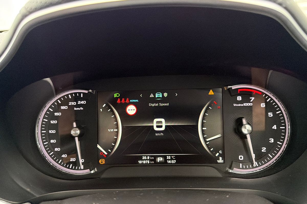 2021 MG HS Excite SAS23