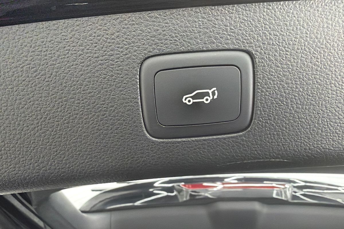 2021 MG HS Excite SAS23