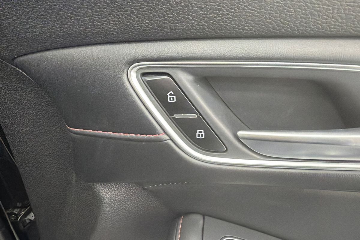 2021 MG HS Excite SAS23