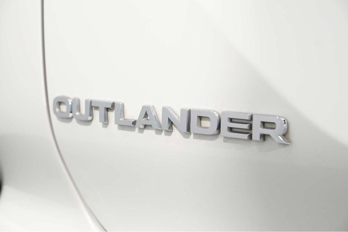 2021 Mitsubishi Outlander ES ZM