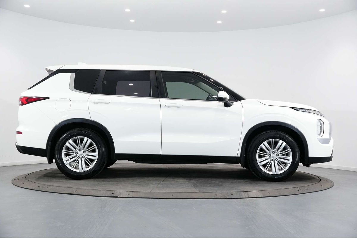 2021 Mitsubishi Outlander ES ZM