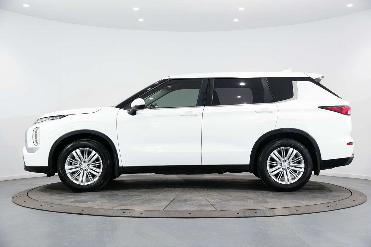 2021 Mitsubishi Outlander ES ZM