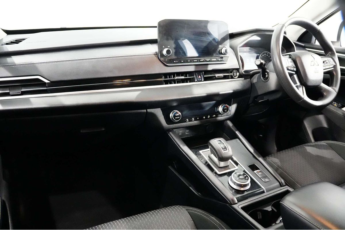 2021 Mitsubishi Outlander ES ZM