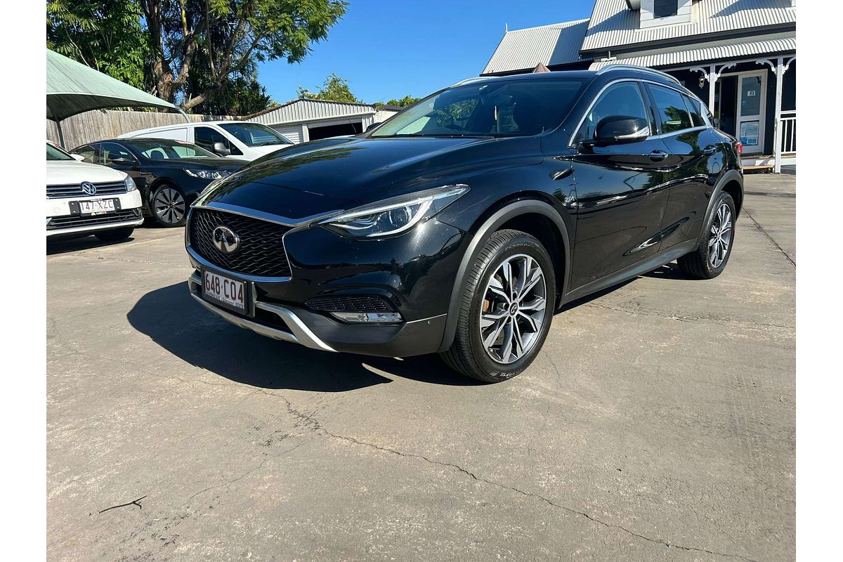 2017 INFINITI QX30 Premium H15