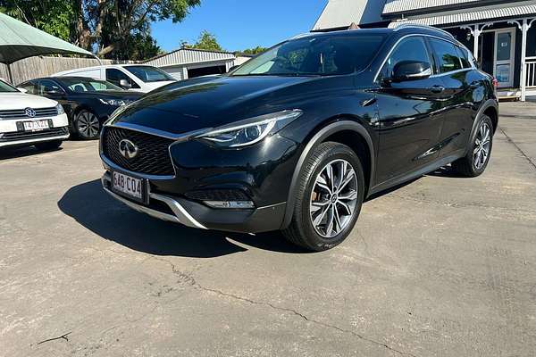 2017 INFINITI QX30 Premium H15