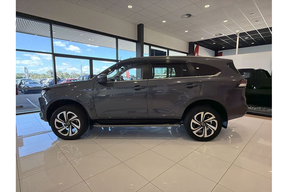 2022 Isuzu MU-X LS-T