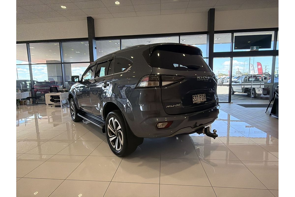 2022 Isuzu MU-X LS-T