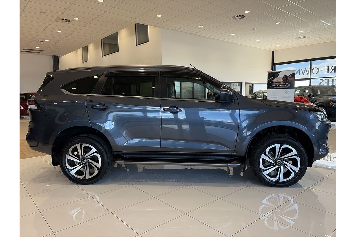 2022 Isuzu MU-X LS-T