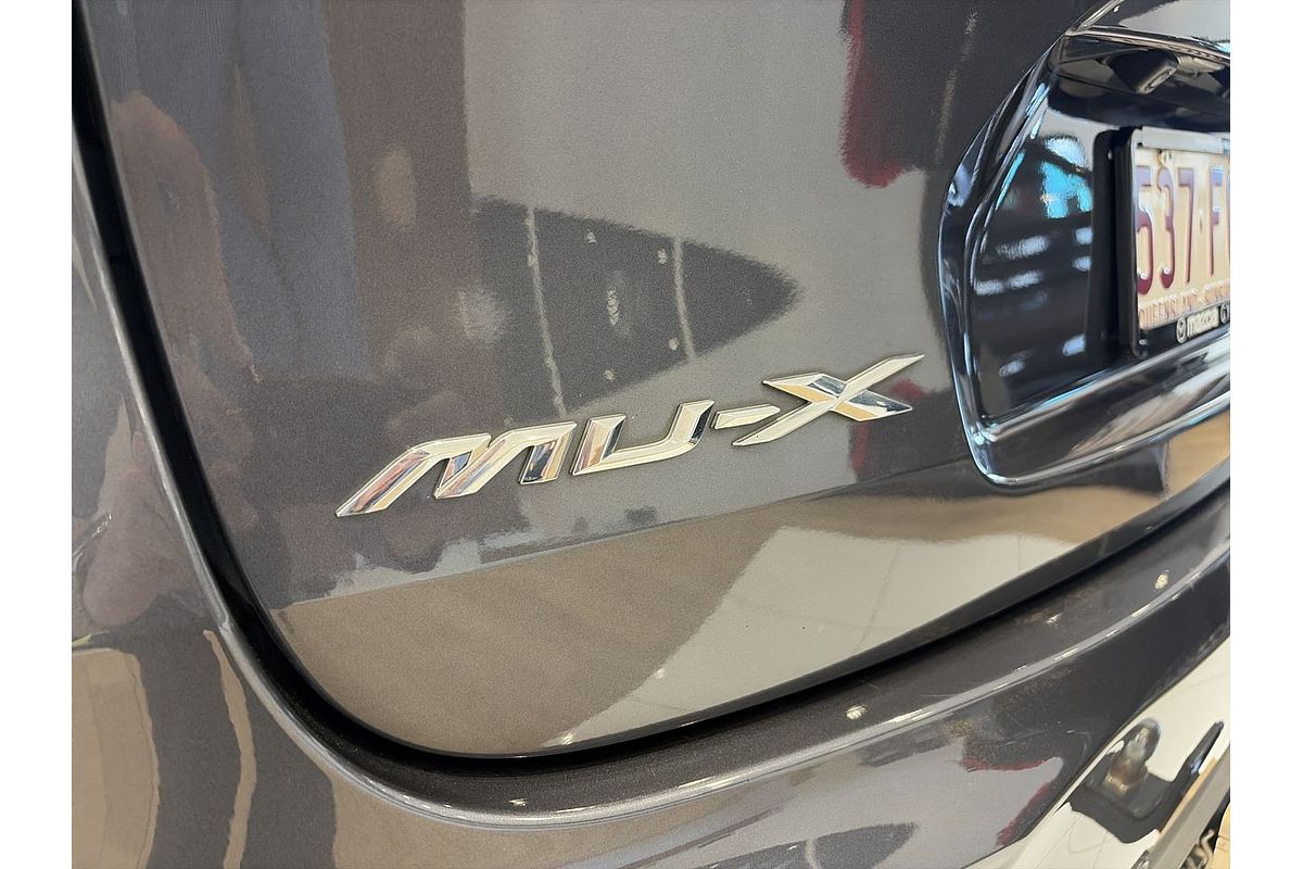 2022 Isuzu MU-X LS-T