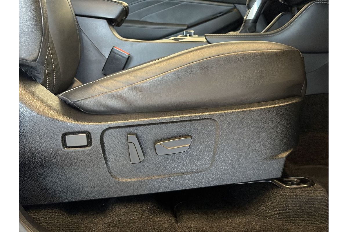 2022 Isuzu MU-X LS-T