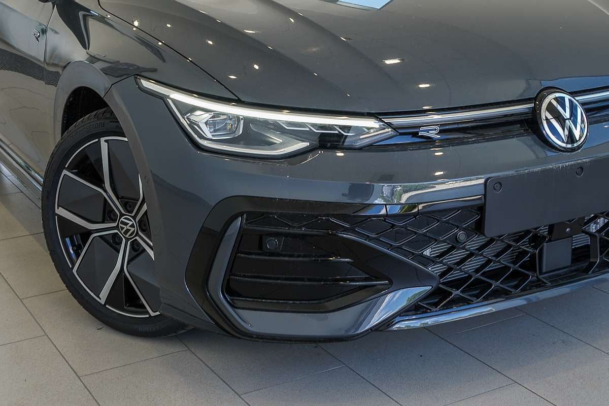 2025 Volkswagen Golf 110TSI R-Line 8.5