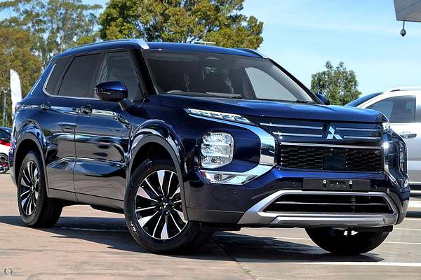 2025 Mitsubishi Outlander LS ZM