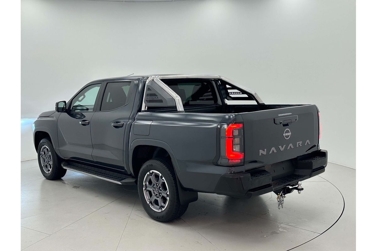 Nissan NAVARA 4X4 2.4 DSL AUTO DC ST-X