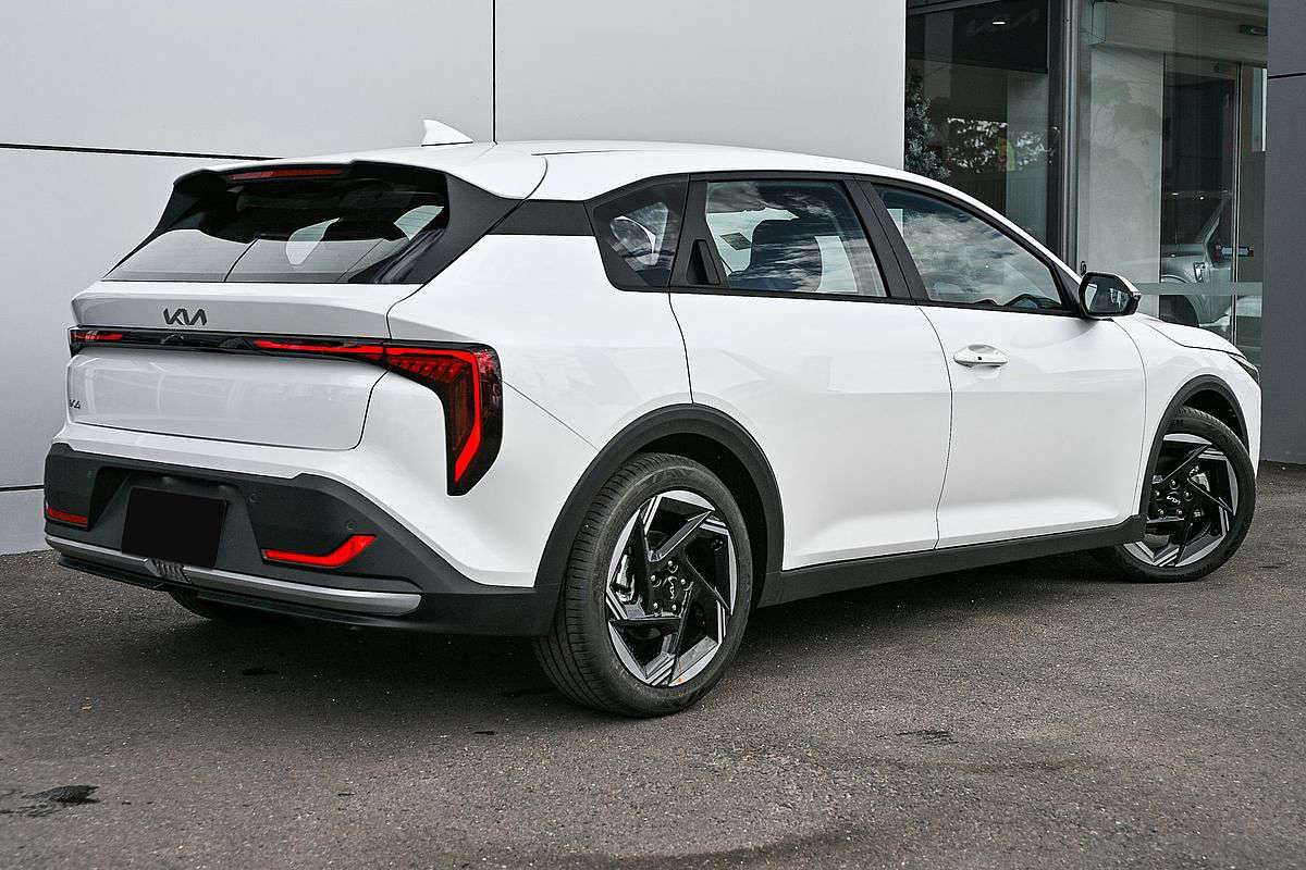 2025 Kia K4 Sport CL4m