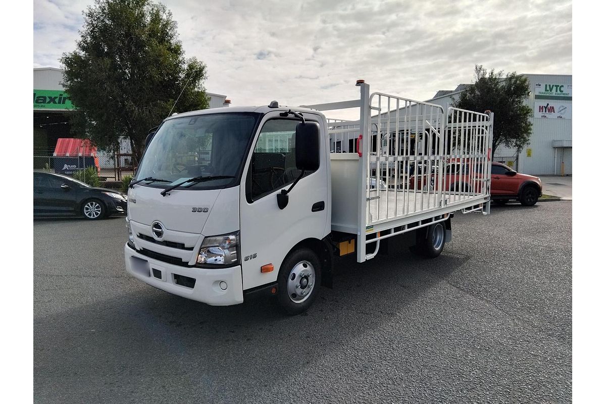 2025 Hino 616 - 300 Series