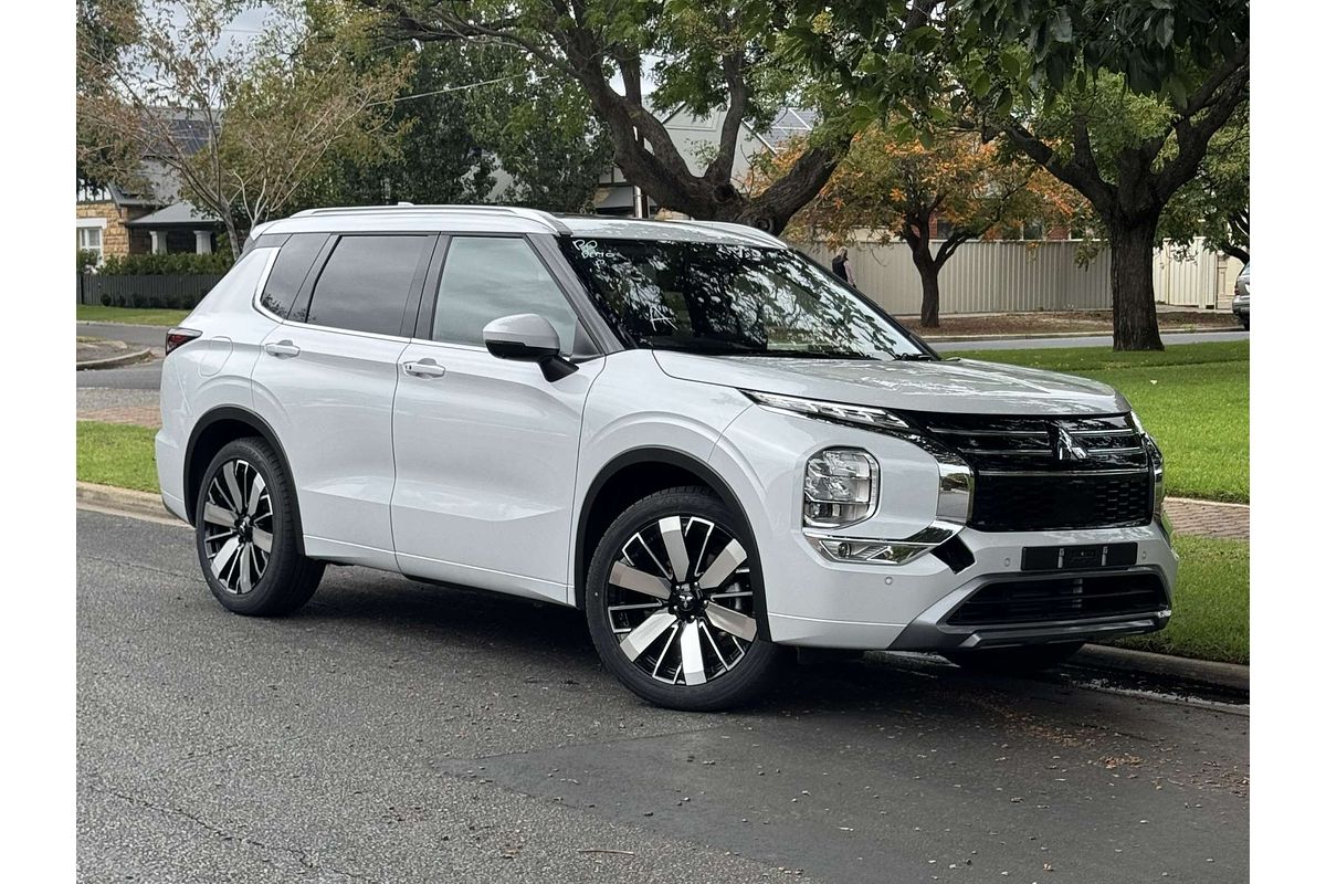 2025 Mitsubishi Outlander Exceed ZM