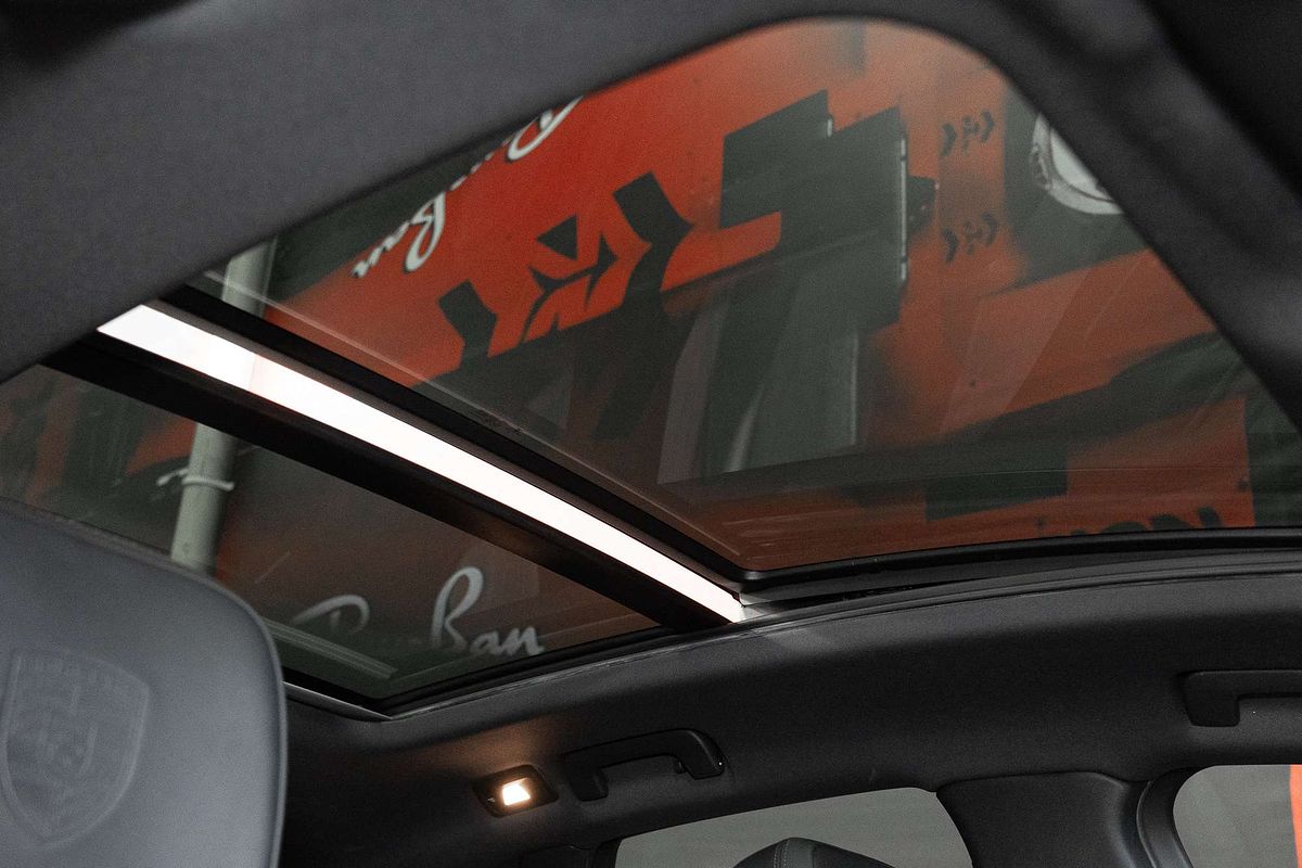 2021 Porsche Macan S 95B