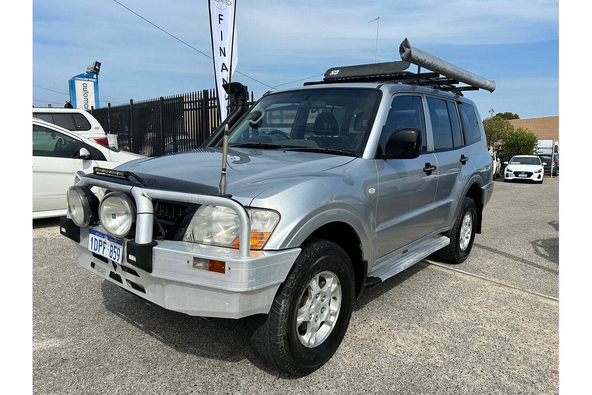 2004 Mitsubishi Pajero GLX NP
