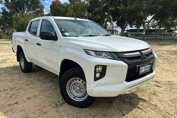 2021 Mitsubishi Triton GLX MR 4X4