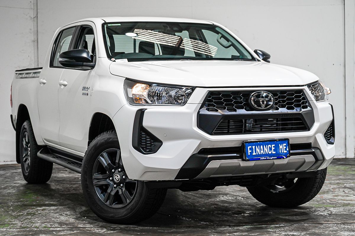 2025 Toyota Hilux SR GUN126R 4X4