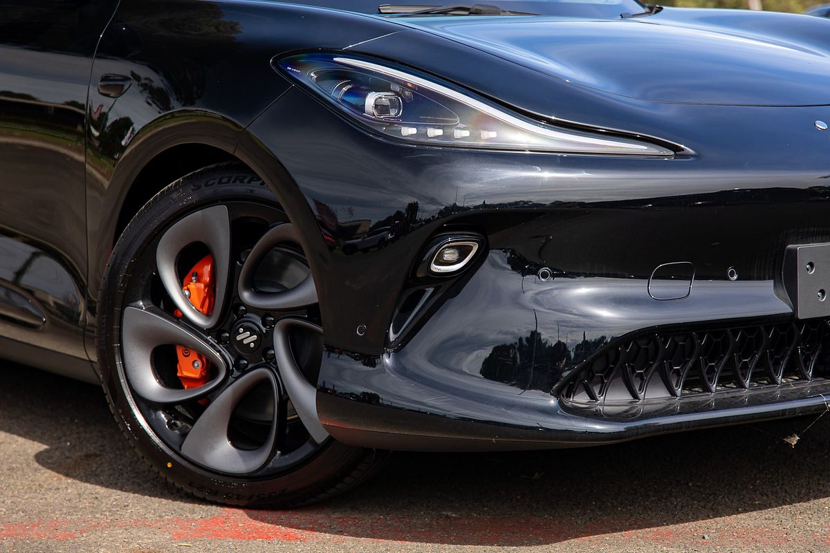 2025 MG IM6 Platinum S12L