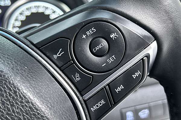 2023 Toyota Camry SX AXVH70R thumb-17